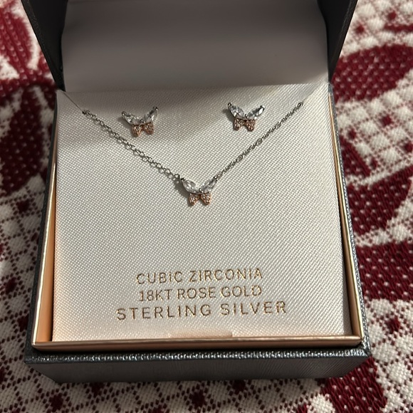 Primrose butterfly necklace and earrings - Picture 2 of 5